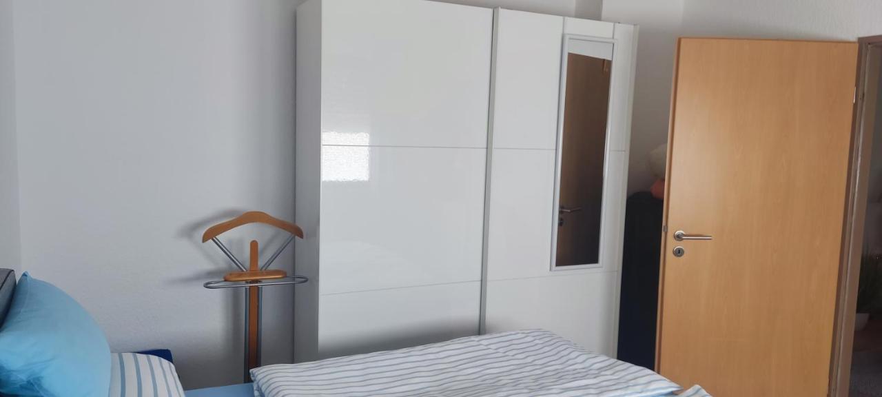 Schoene 3 Zi. Ferienwohnung Vor Den Toren Frankfurt Dreieich Buitenkant foto