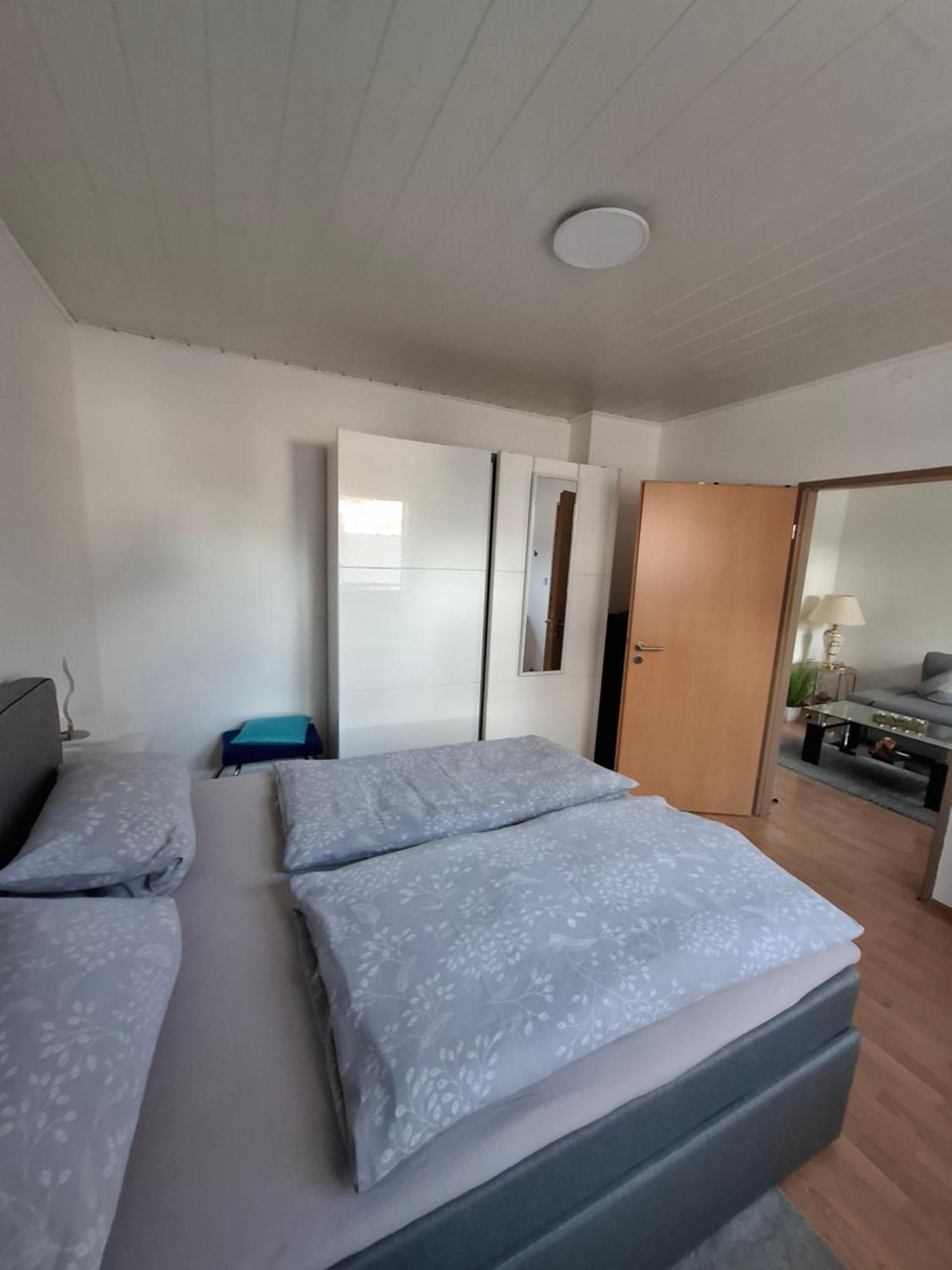 Schoene 3 Zi. Ferienwohnung Vor Den Toren Frankfurt Dreieich Buitenkant foto