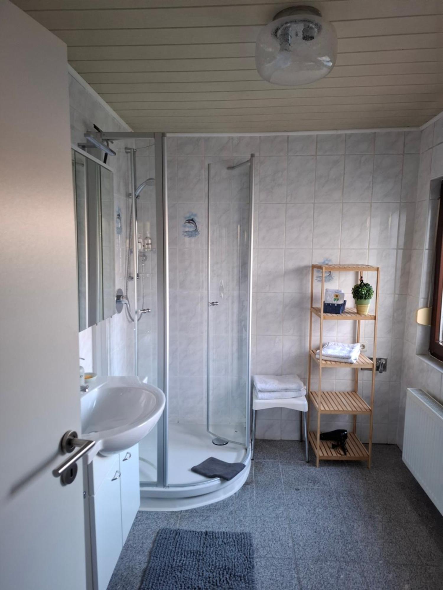 Schoene 3 Zi. Ferienwohnung Vor Den Toren Frankfurt Dreieich Buitenkant foto